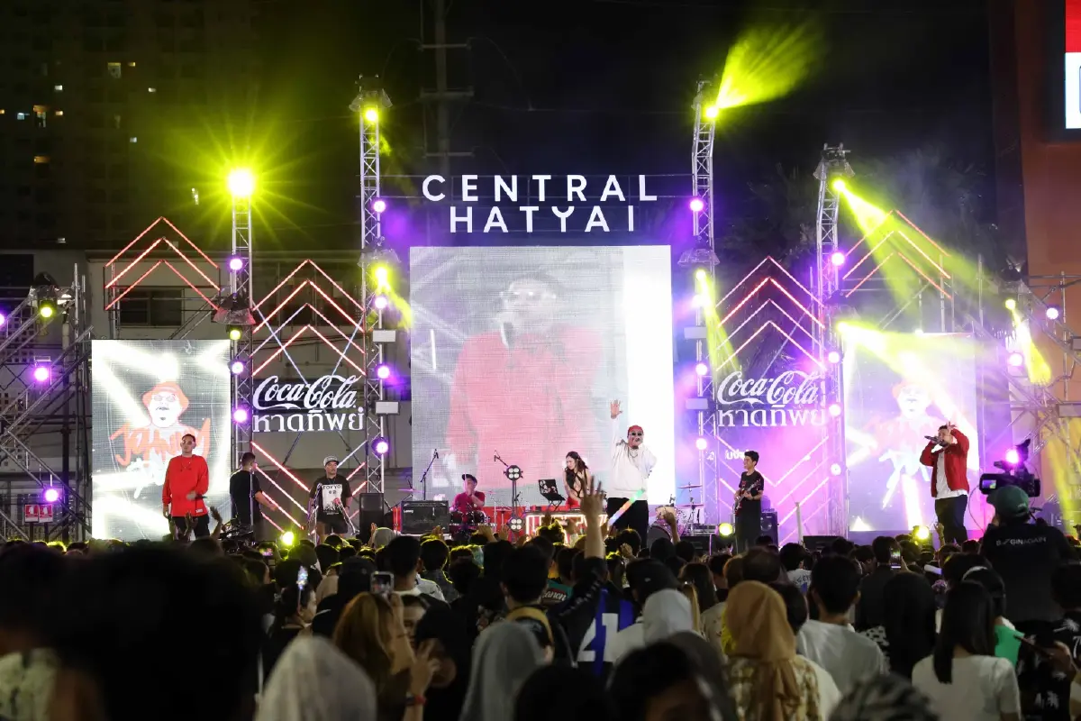 อลังการเคานต์ดาวน์ 2024 นักท่องเที่ยวไทย-เทศ ร่วมเฉลิมฉลองเต็มศูนย์การค้า