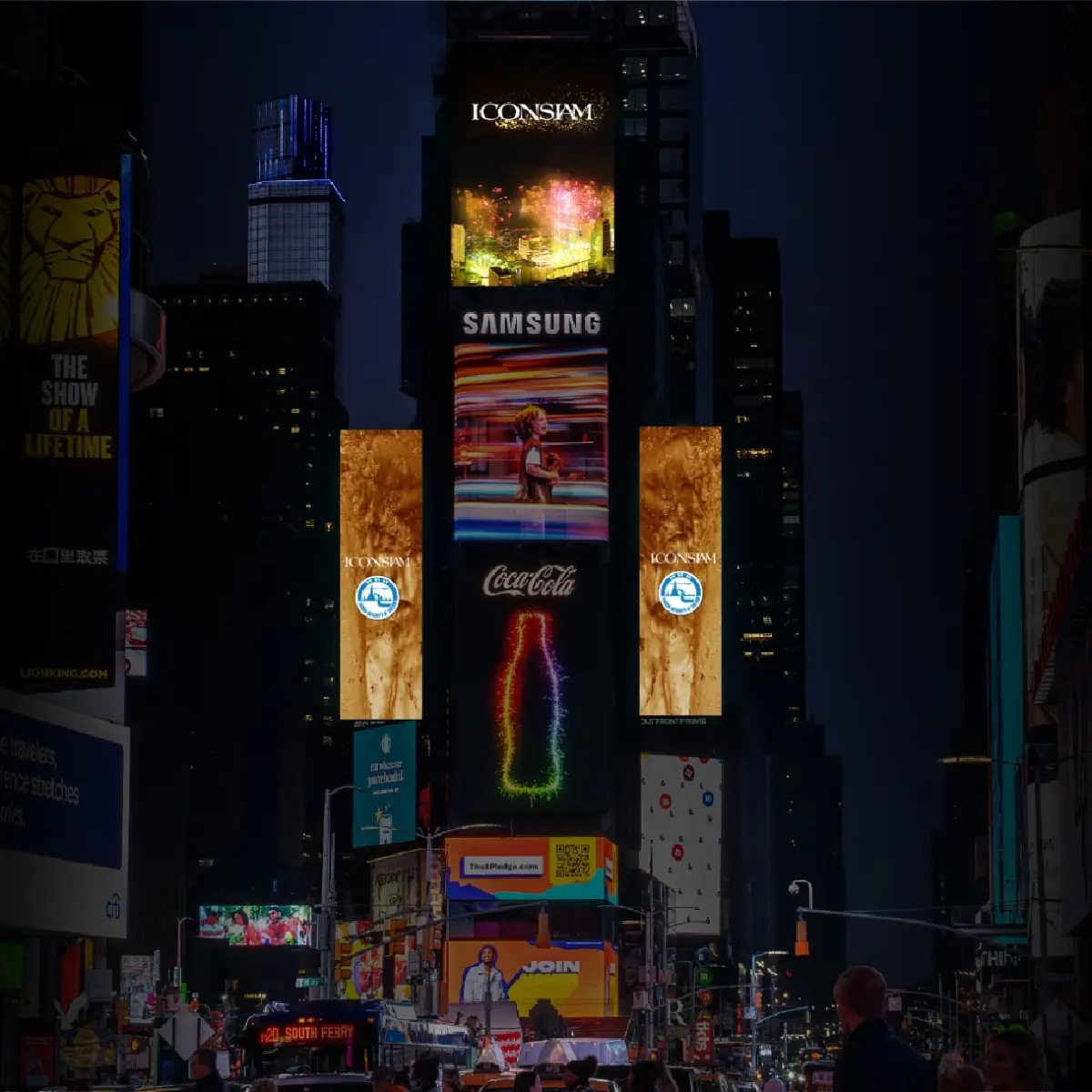 กระหึ่ม ‘ไอคอนสยาม' นำภาพเฉลิมฉลองในไทย ขึ้นไทม์สแควร์ โชว์คนทั่วโลก