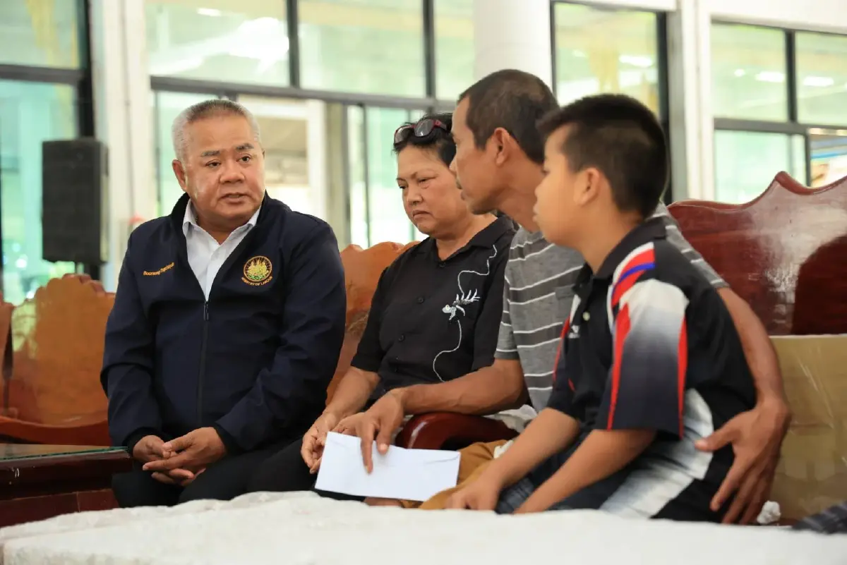 พิพัฒน์ สั่ง 'บุญสงค์' เลขาธิการ สปส. จ่ายสิทธิประกันตนให้ 2 ครอบครัวที่เสียชีวิตจากเหตุรถทัวร์ชนต้นไม้ดับ