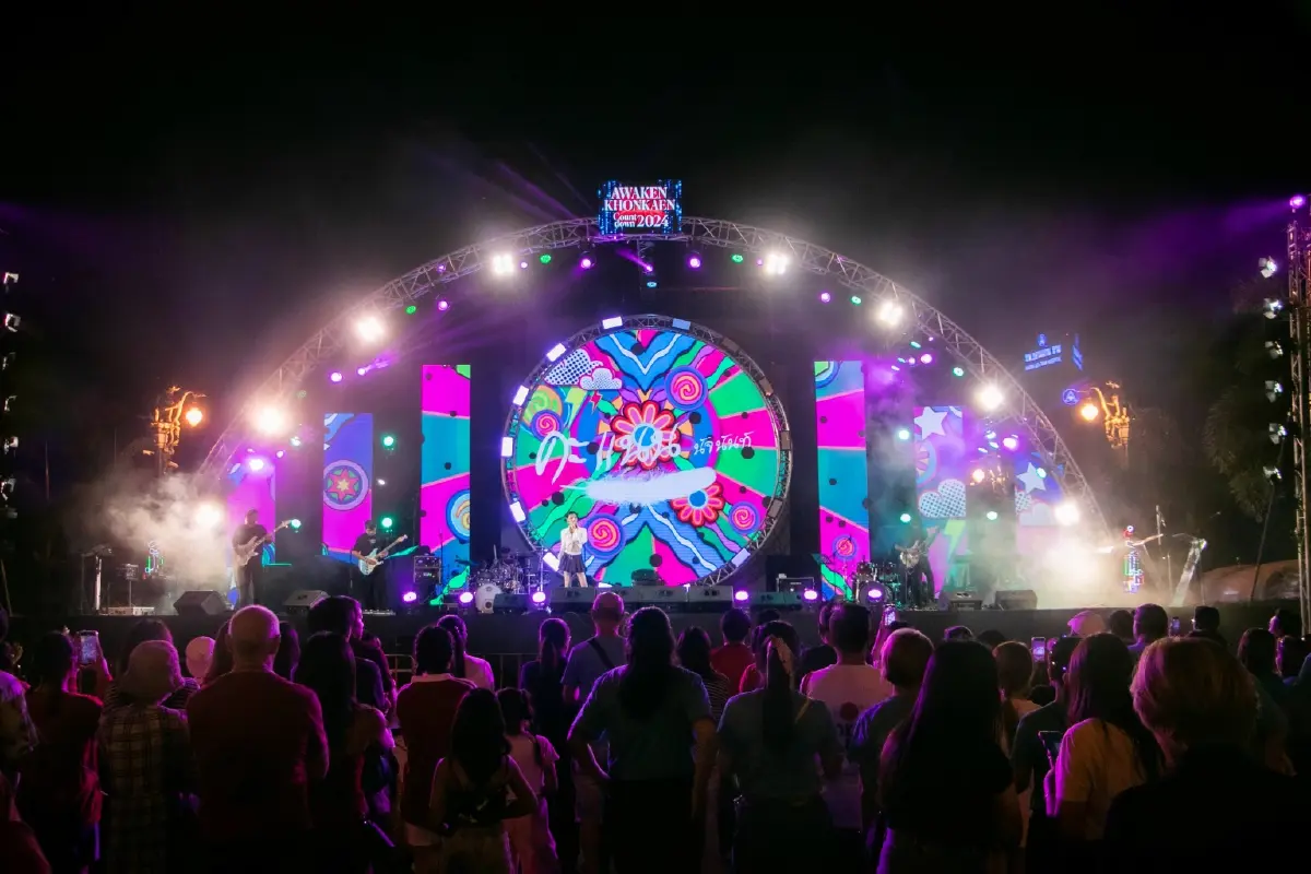 อลังการเคานต์ดาวน์ 2024 นักท่องเที่ยวไทย-เทศ ร่วมเฉลิมฉลองเต็มศูนย์การค้า