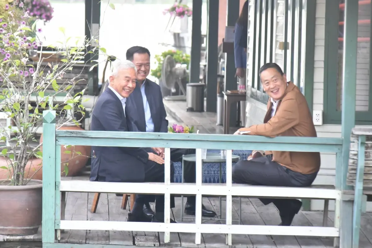 ชื่นมื่น 'พรรคร่วมรัฐบาล' ดินเนอร์ร้านบ้านตานิด- 'ภูมิใจไทย'เจ้าภาพ