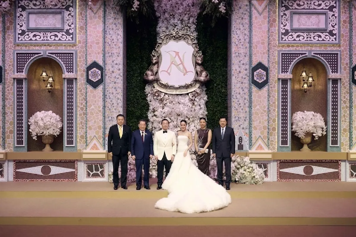 พิธีฉลองสมรสพระราชทานระหว่าง ‘อัยยวัฒน์ ศรีวัฒนประภา-นันทิสา ตันยงค์เวช’