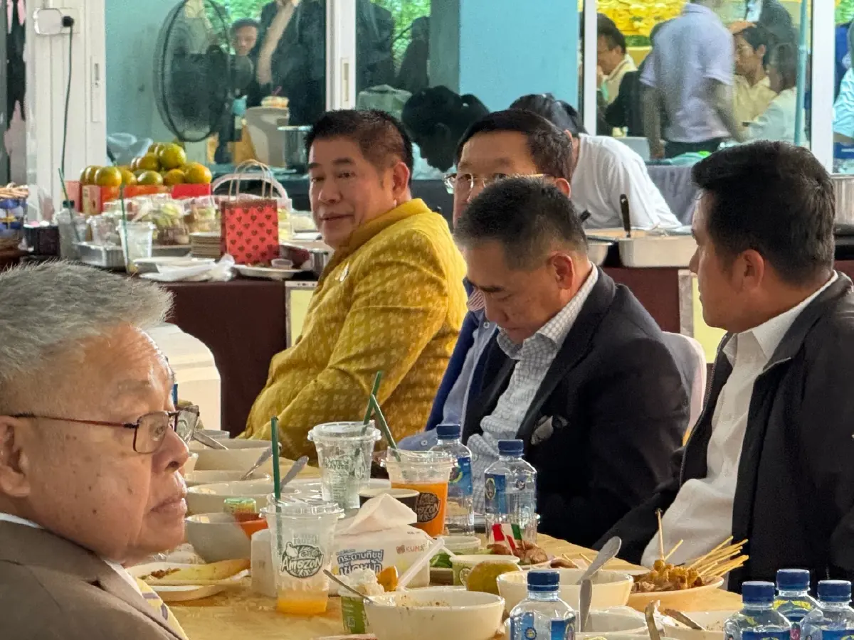 ‘ประวิตร’ นัด ลูกพรรคพปชร. ร่วมวงมื้อเที่ยง 
