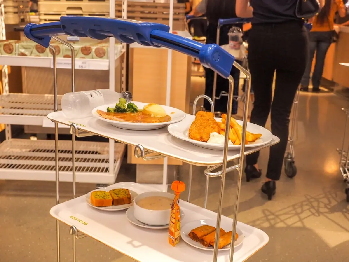 อะไรทำให้ IKEA กว้านซื้อ ‘ห้างใกล้เจ๊ง’ ในยุคที่ ‘ห้างใกล้ตาย’ ?