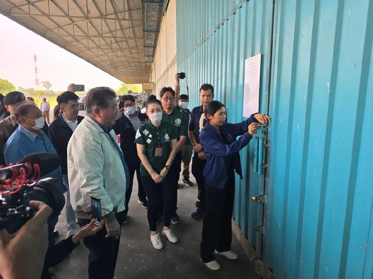 9 ปีผ่าน! 'ภูมิธรรม' ตรวจพบข้าวคุณภาพดีโกดังโครงการรับจำนำข้าว จ.สุรินทร์