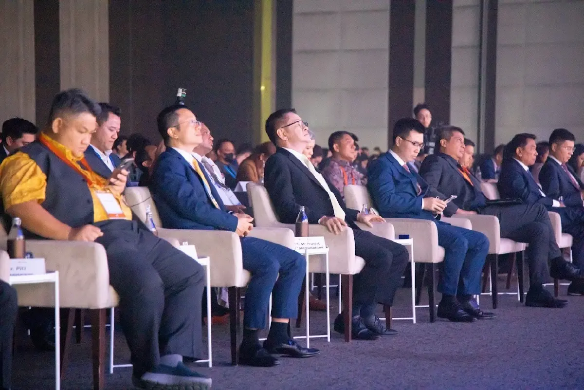 'รมว.ดีอี' ย้ำความร่วมมือรัฐ-เอกชน ยกระดับเศรษฐกิจดิจิทัลไทย