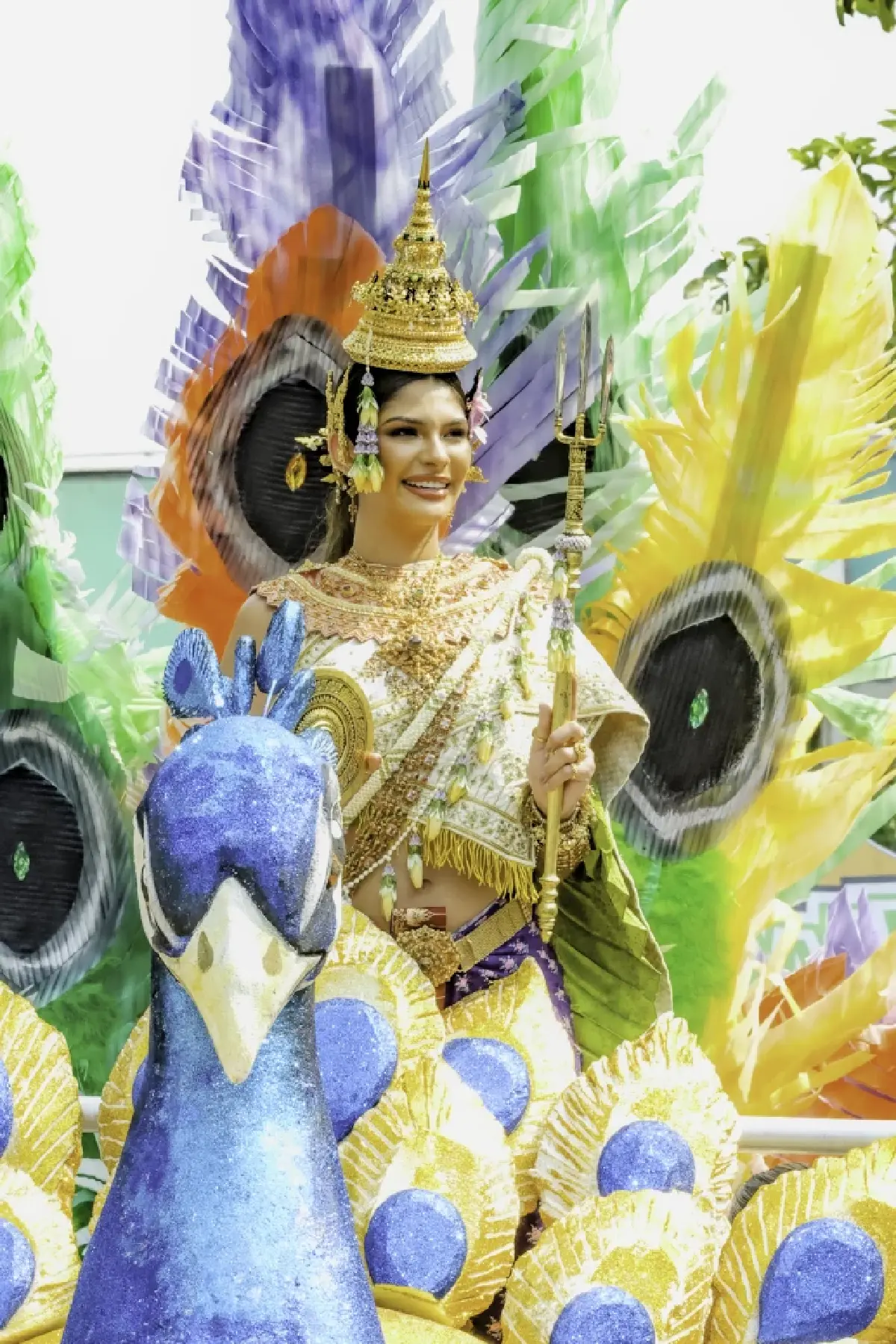 เปิดภาพสงกรานต์ 'เซ็นทรัลเวิลด์' ยิ่งใหญ่ระดับจักรวาล นักท่องเที่ยวทะลัก