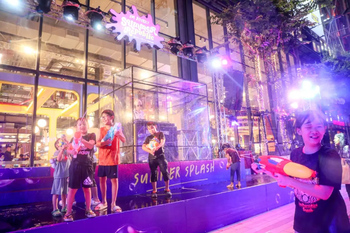 สงกรานต์สุขุมวิทคึก เปิดให้เล่นน้ำปีแรก เอ็มสเฟียร์ทราฟฟิกโต 15-20%