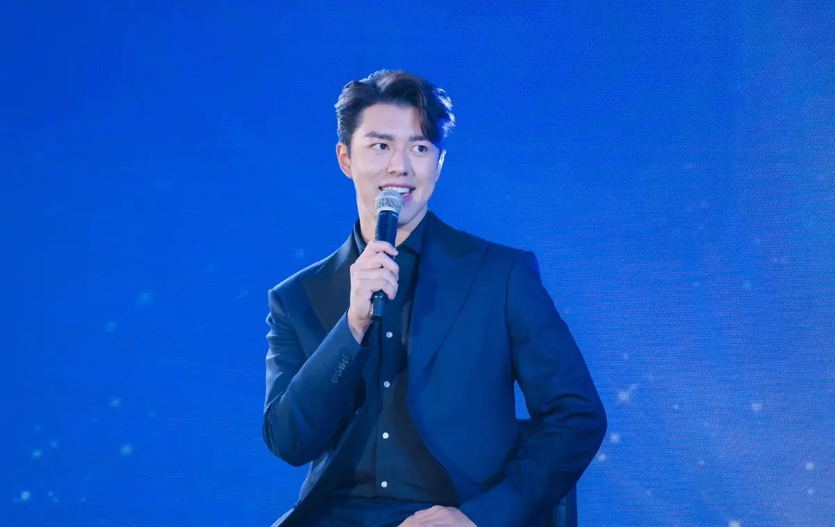 กรุงเทพประกันชีวิต ผนึก ธ.กรุงเทพ จัดงาน Age of Happiness ขอบคุณลูกค้าที่ไว้วางใจ