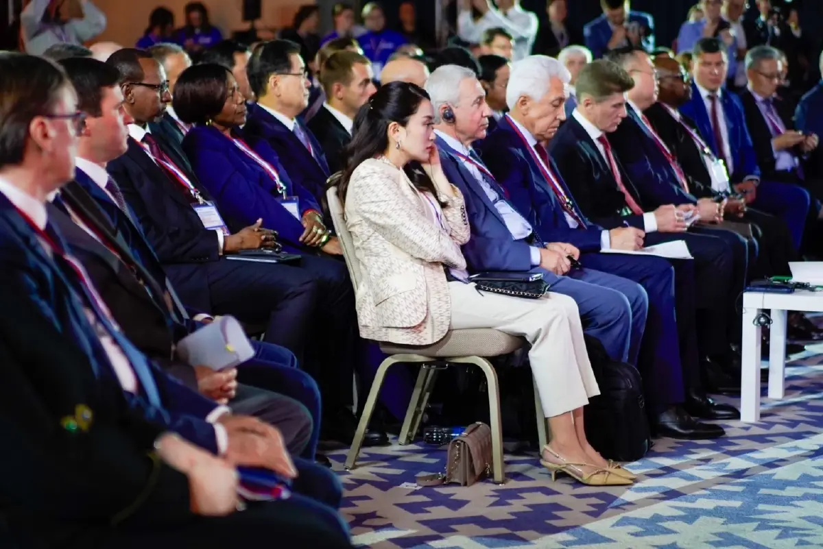 ‘แพทองธาร’ นำ ‘เพื่อไทย’ เข้าร่วมเวที ‘บริกส์พลัส’ รับมือภาวะโลกหลายขั้ว