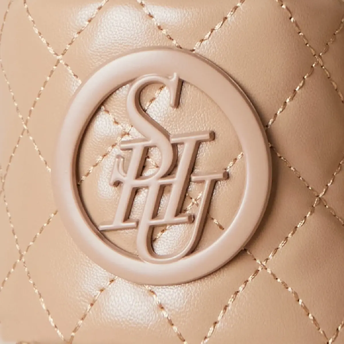 SHU ธุรกิจแฟชั่นกับความท้าทายด้านความยั่งยืนและสิ่งแวดล้อม