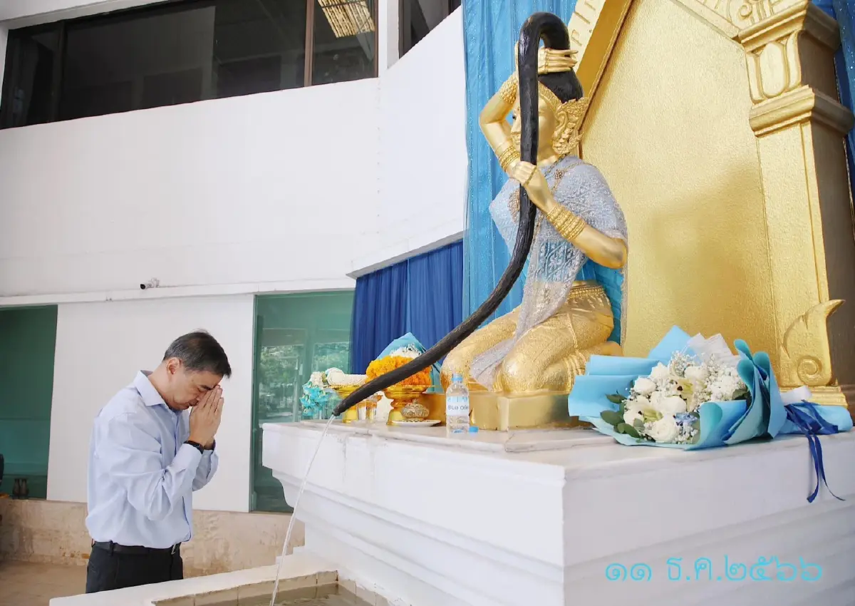 ปิดตำนาน \'ปชป.- เพื่อไทย\' ศัตรูคู่แค้น สู่พันธมิตร เกมนี้ \'ทักษิณ\' มีชัย