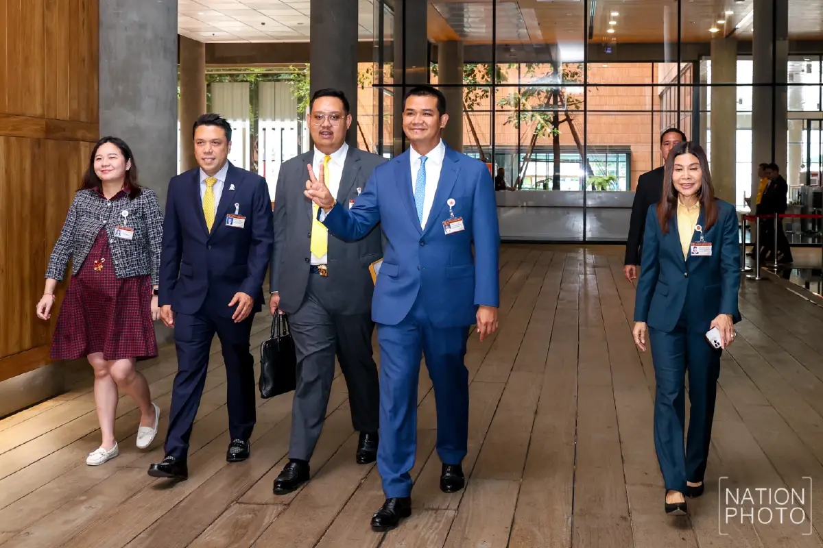 'พท.-ปชป.' ทิ้งอดีตไว้ข้างหลัง รับเทียบเชิญ ร่วมรัฐบาล