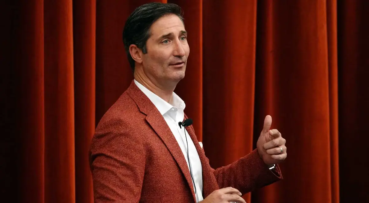 ‘Starbucks’ ปลดซีอีโอพ้นตำแหน่ง หลังยอดขายร่วงไม่หยุด คนกินกาแฟน้อยลง