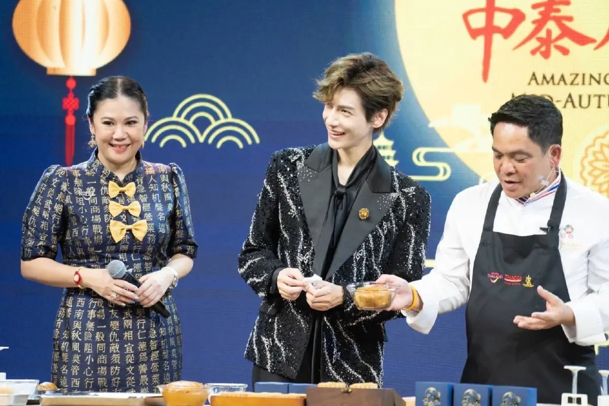 ‘หลัวอวิ๋นซี’ สามีแห่งชาติ ฉลองเทศกาลไหว้พระจันทร์ สานสัมพันธ์ไทย-จีน 50 ปี