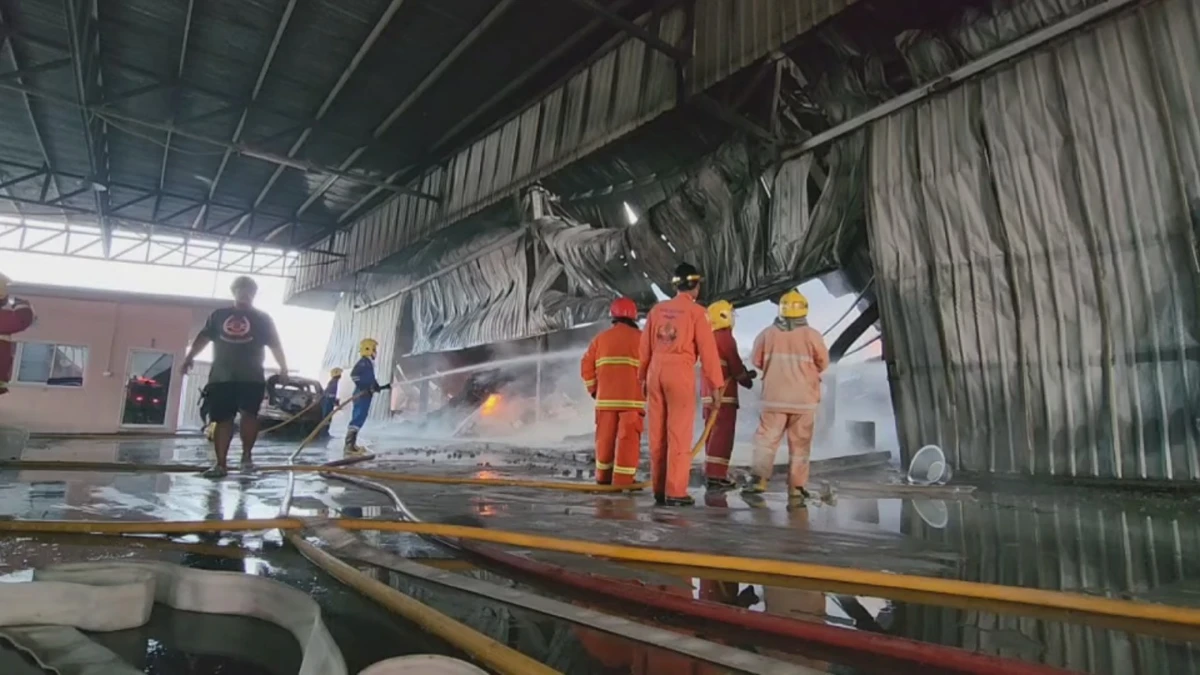 ไฟไหม้วอด โกดังสินค้าที่สมุทรสาคร เสียหาย 10 ล้าน