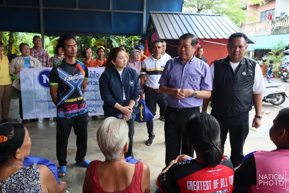 ‘เนชั่นปันน้ำใจ’ ตั้งโรงครัวแจกอาหาร มอบถุงยังชีพ ช่วยเหลือน้ำท่วมภาคใต้