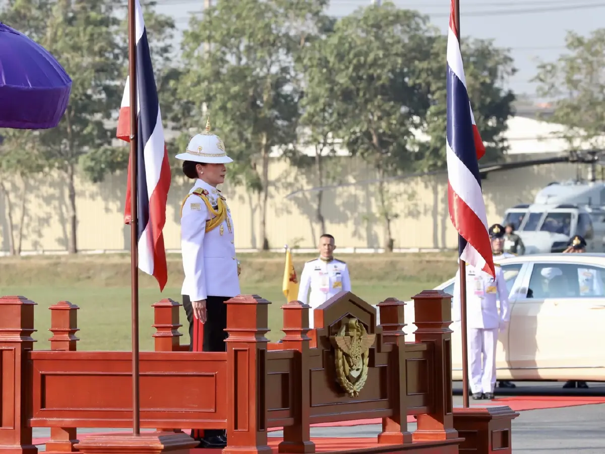 ราชินี เสด็จฯ แทนพระองค์ ไปทอดพระเนตรการฝึกทางทหาร "ราชวัลลภเริงระบำ" 2567