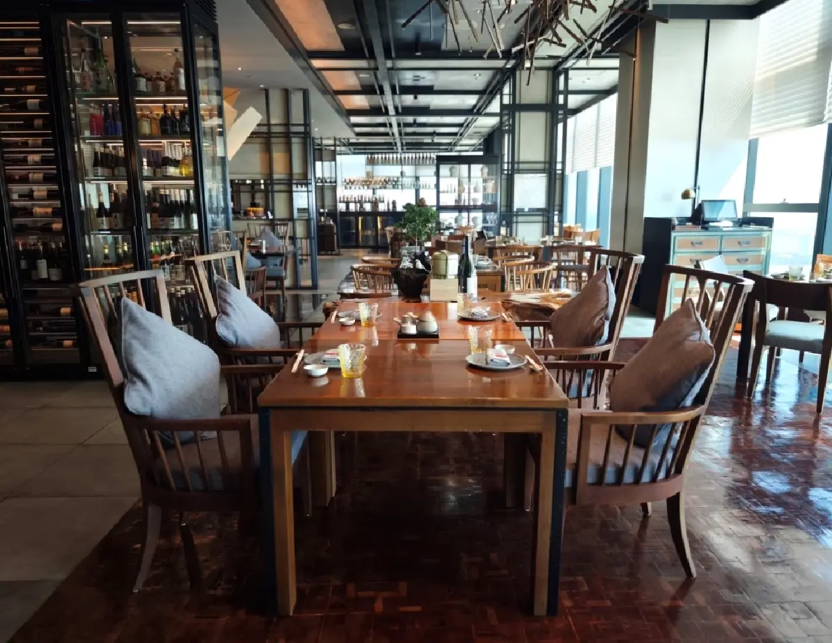 เปิดประสบการณ์ 4 ห้องอาหารสุดหรูที่ ‘โรสวูด’ พนมเปญ