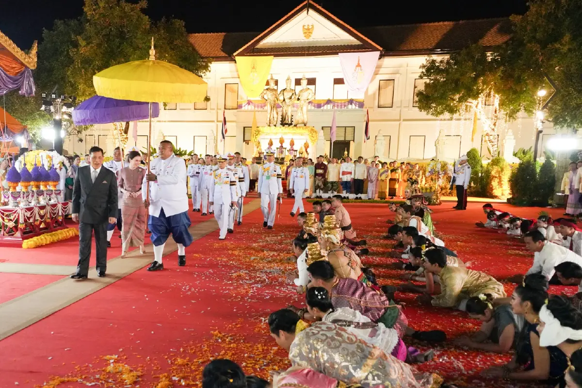 ในหลวง-ราชินี เสด็จฯ ไปในพิธีบายศรีทูลพระขวัญ ณ จังหวัดเชียงใหม่ 