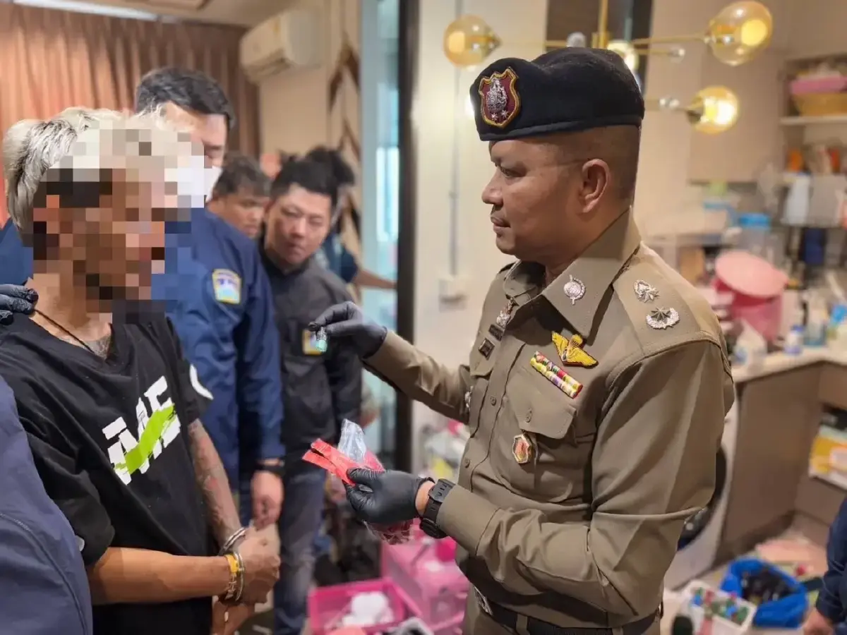 ตร.นครบาล  บุกทลายแหล่งผลิต 'พอตเค'  กลางคอนโดหรูย่านฝั่งธน พบของกลางเพียบ