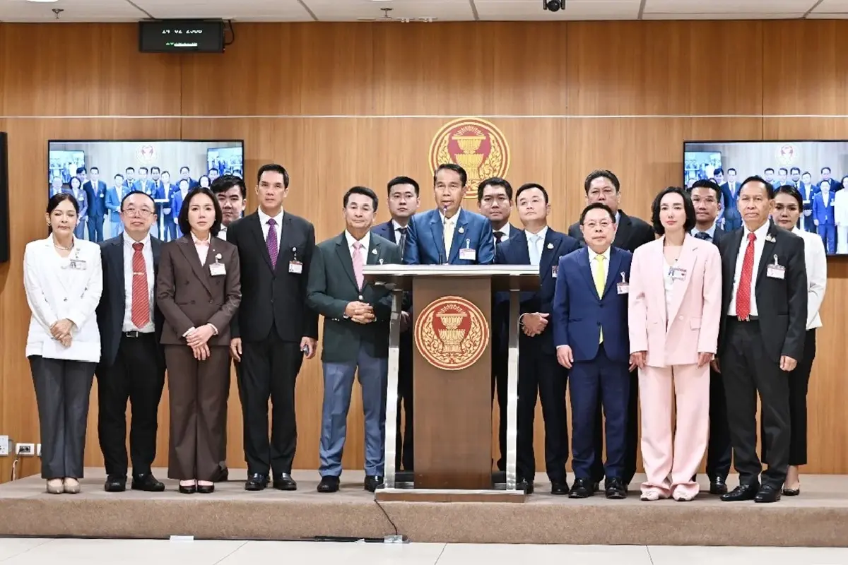 พท. จ่อเสนอญัตติใหม่ ชงศาลวินิจฉัยร่างรธน. 'สุทิน' ชี้วัดความจริงในบางพรรค