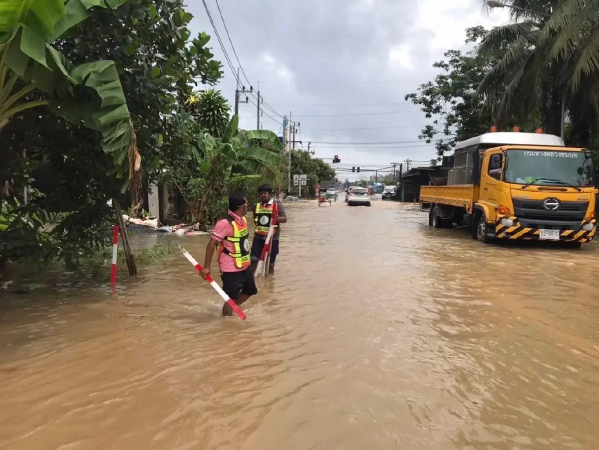 'น้ำท่วมภาคใต้' เตือนเดินทางระมัดระวัง เช็ก! เส้นทางได้รับผลกระทบ