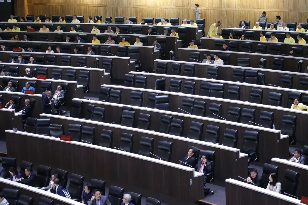 ส่องเกม ‘ล่มรัฐสภา’ ‘พท.’ ถูกผลักเข้า  ‘เรดโซน'