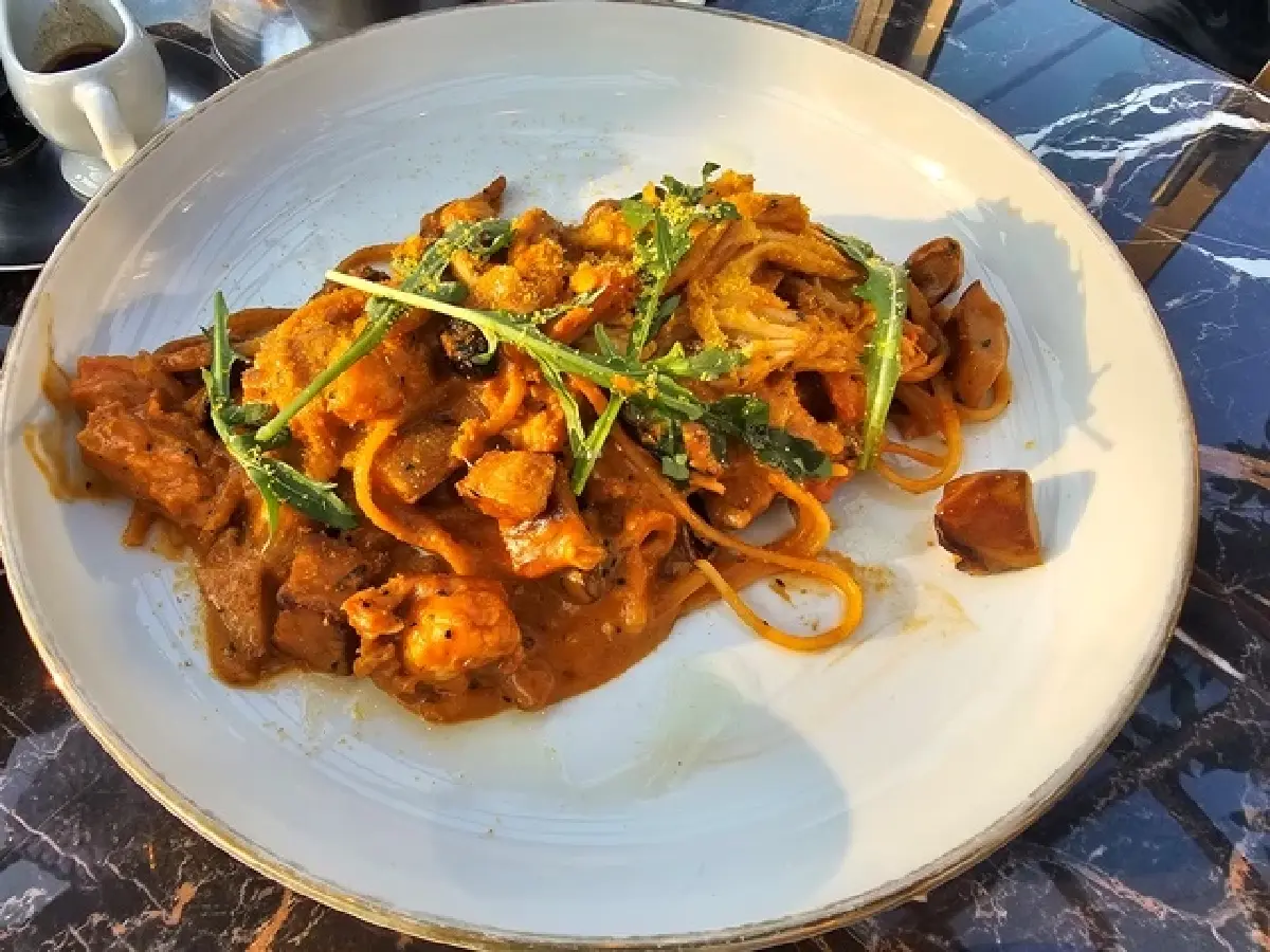 ‘โรแมนติกดินเนอร์’ ริมเจ้าพระยา ที่ ‘เดอะคริสตัลล์กริลล์เฮาส์’