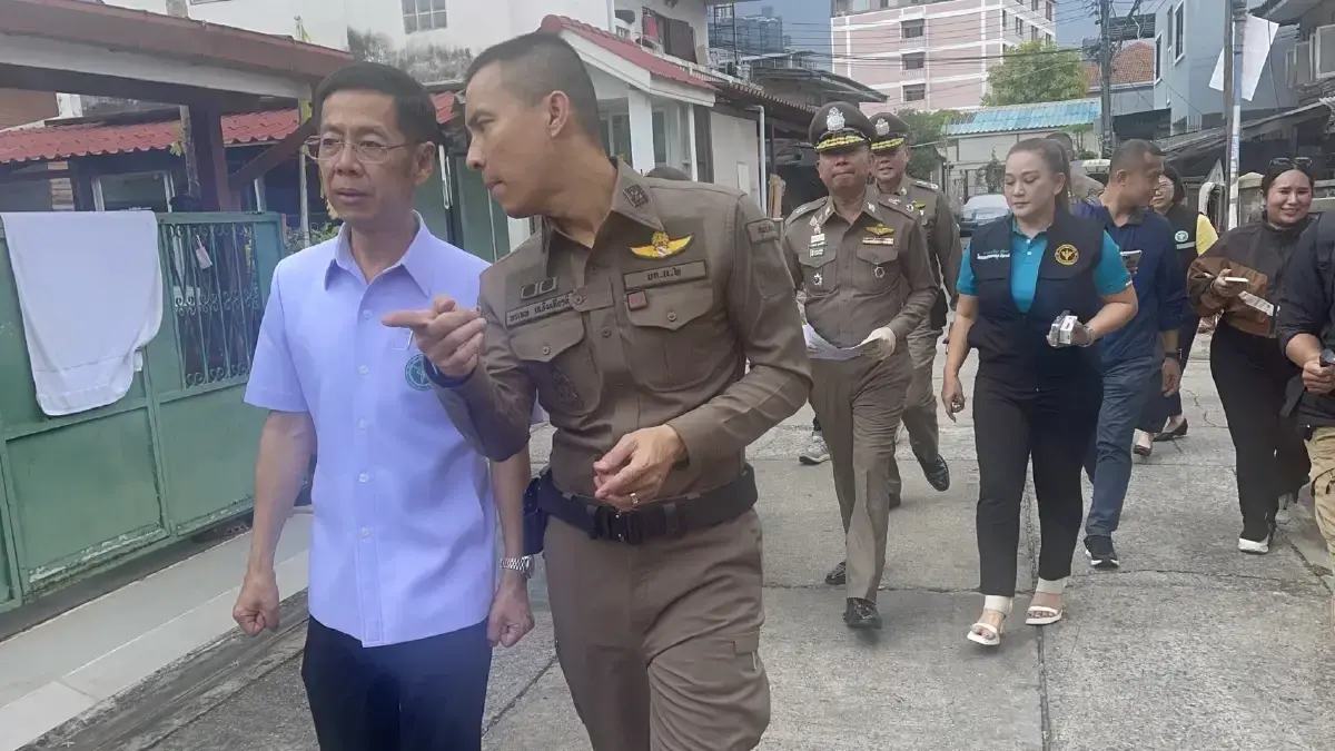 บช.น. ร่วม อย. บุกค้นโกดังกลางกรุง ยึดยาปลอมมูลค่า 100 ล้านบาท