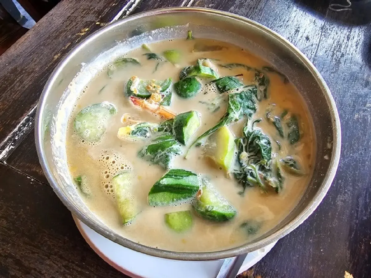 ‘เที่ยวเกาะเกร็ด’ ชิมอาหารรามัญ ที่ร้าน ‘เรือนมอญ ริมน้ำ’