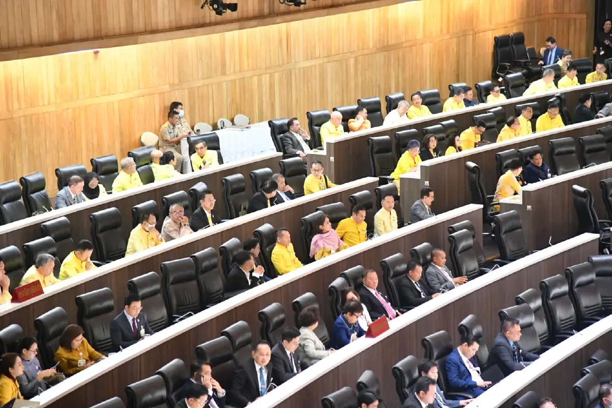 ‘สว.สีน้ำเงิน’รับสัญญาณ‘กลับลำ’ หนุน‘พท.’ ตีความแก้รธน.