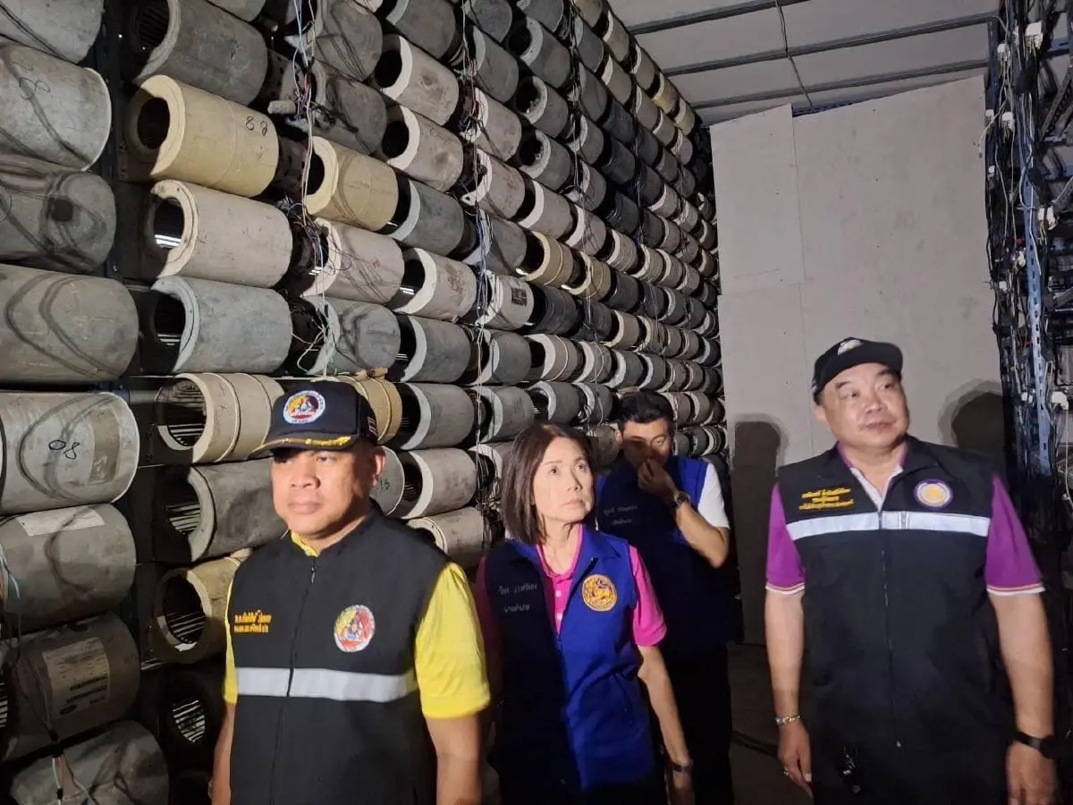 เจออีก! ค้นบริษัทย่านปทุมธานี พบลักลอบใช้ไฟหลวง ขุดบิทคอยน์ เสียหาย 40 ล้าน