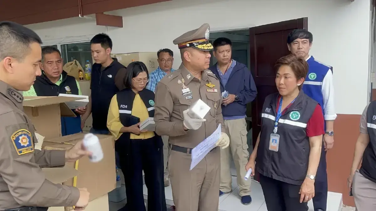 บช.น. ร่วม อย. บุกค้นโกดังกลางกรุง ยึดยาปลอมมูลค่า 100 ล้านบาท