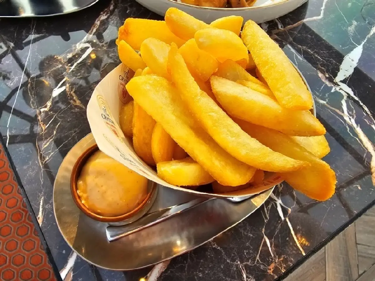 ‘โรแมนติกดินเนอร์’ ริมเจ้าพระยา ที่ ‘เดอะคริสตัลล์กริลล์เฮาส์’