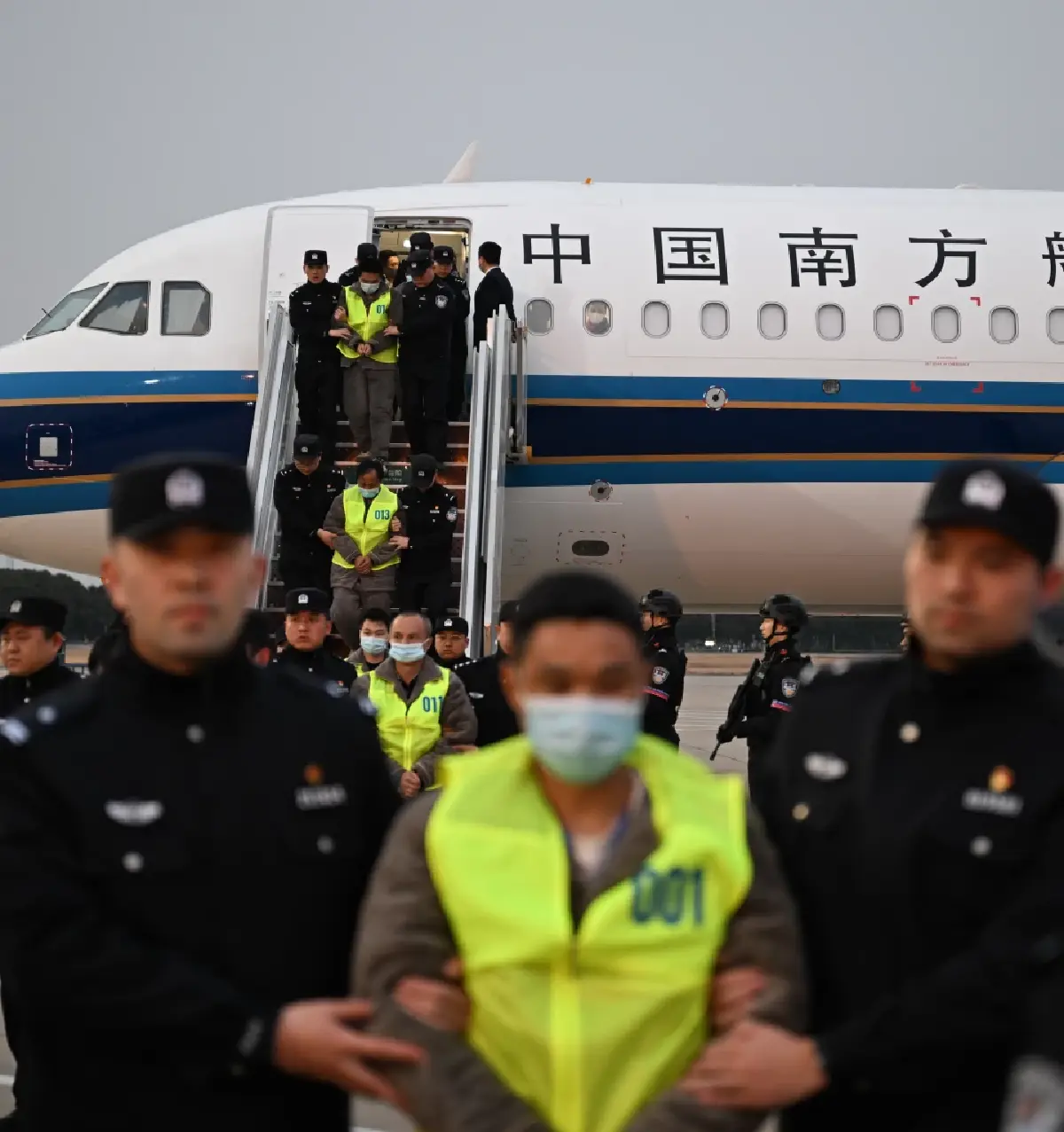 จีนเริ่มพิจารณาคดี 23 ผู้ต้องหาแก๊งฉ้อโกง ตระกูลหมิง จากโกก้าง