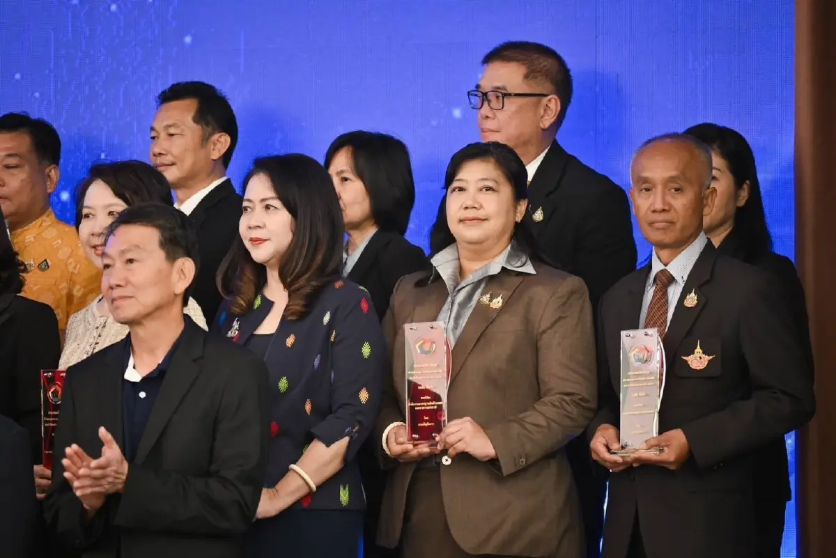 มกอช.  รับรางวัล ดีเด่นปลอดการละเมิด มีเป็นเลิศด้านการเงิน