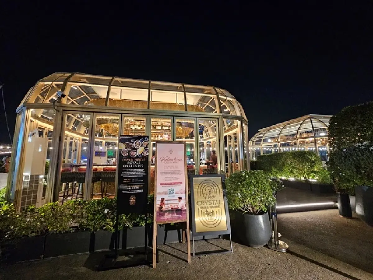 ‘โรแมนติกดินเนอร์’ ริมเจ้าพระยา ที่ ‘เดอะคริสตัลล์กริลล์เฮาส์’