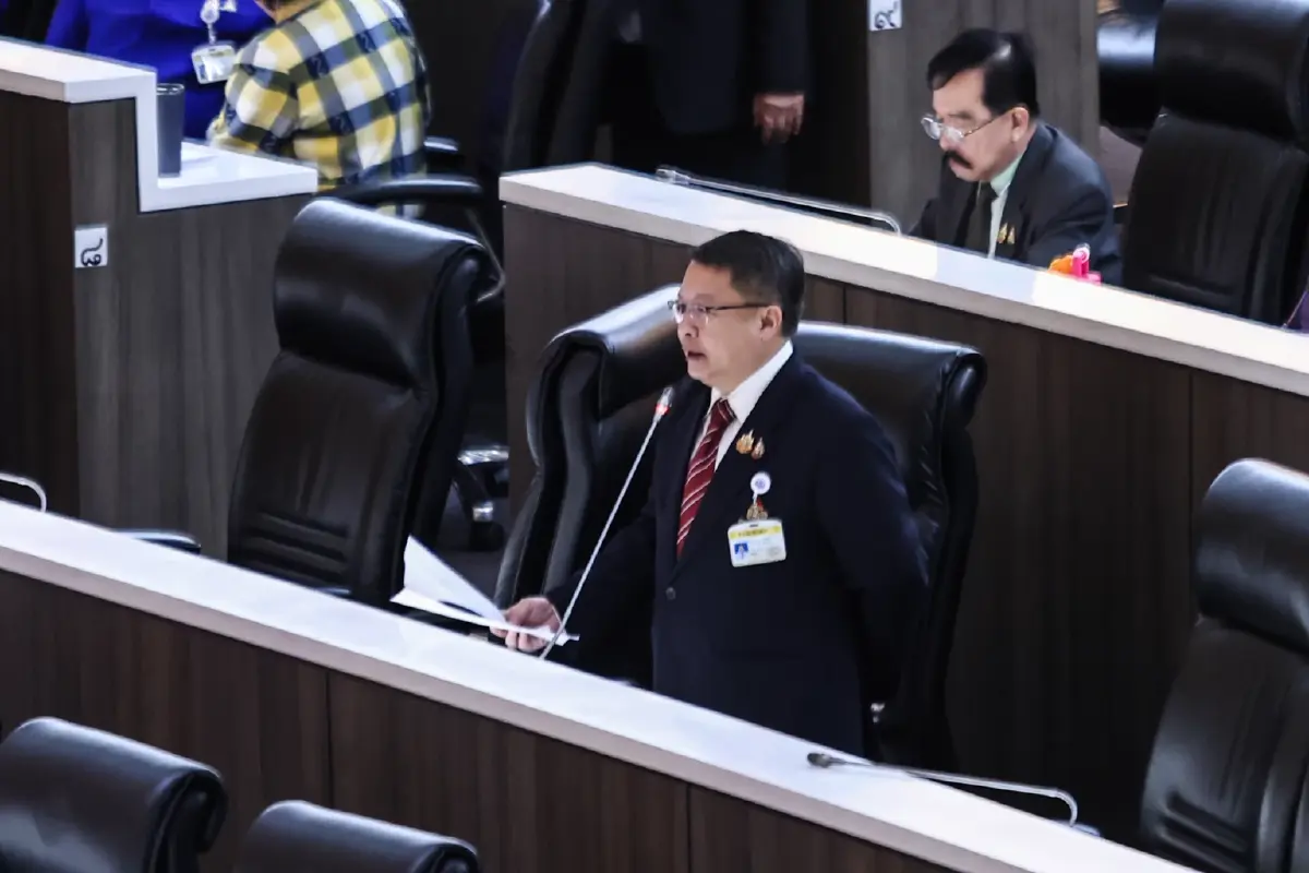 ‘สว.สีน้ำเงิน’รับสัญญาณ‘กลับลำ’ หนุน‘พท.’ ตีความแก้รธน.