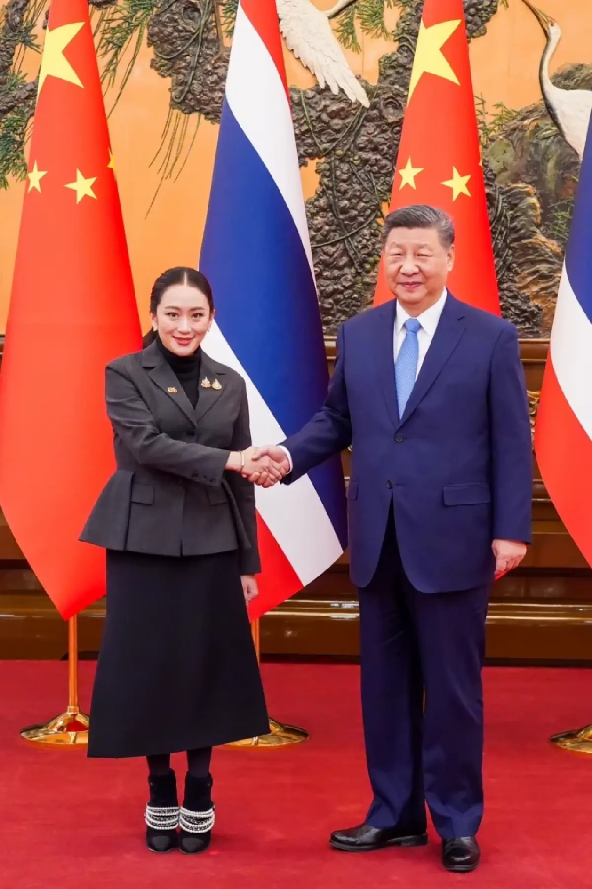 เปิดภาพ ‘แพทองธาร’ จับมือ ‘สี จิ้นผิง’ ประธานาธิบดีจีน