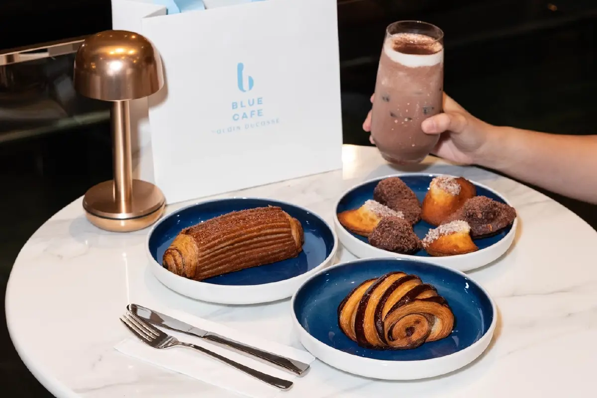 ‘บลู คาเฟ่ บาย อลัง ดูคาส’ เปิดแล้ว เปิดใจเชฟขนมอบ 'เชฟคริสตอฟ'