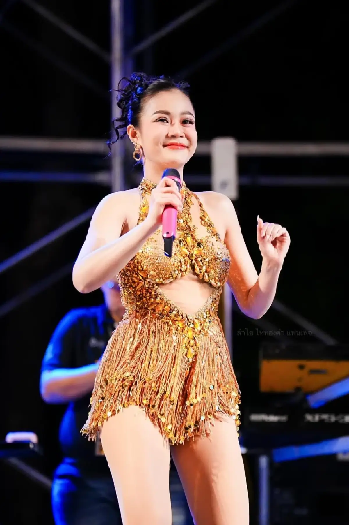 'ลำไย ไหทองคำ' ประกาศเลิก ปุ้ย L.กฮ. ปิดฉากรัก 9 ปี คู่รักนักร้องดัง