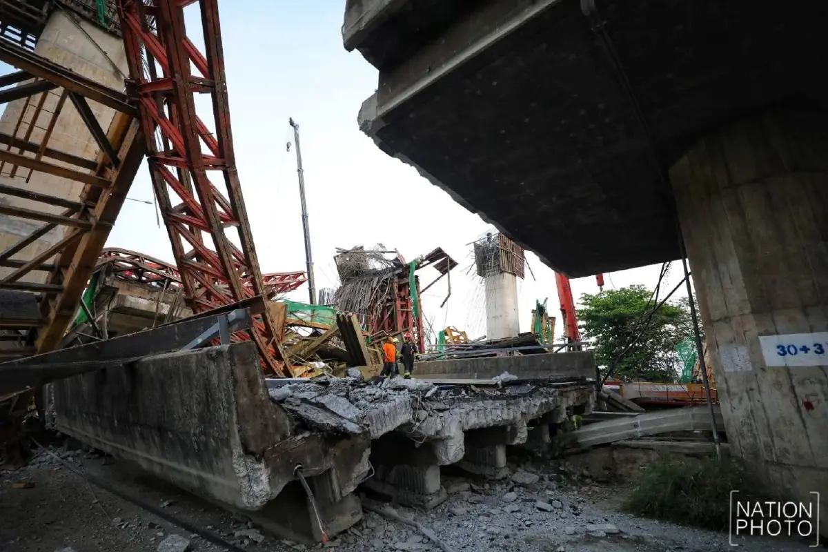 สะพานทางด่วนถล่ม ถนนพระราม 2 เสียชีวิต 7 เจ็บอื้อ เร่งหาผู้ติดค้าง