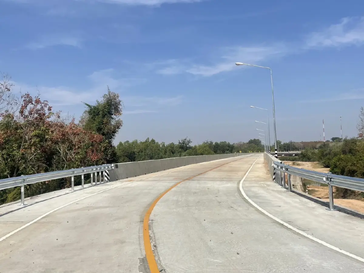 เปิดใช้แล้ว! สะพานข้ามห้วยทับทัน "สะพานพลังบุญ" เชื่อม 2 จว. ร่นระยะทาง 15 กม.