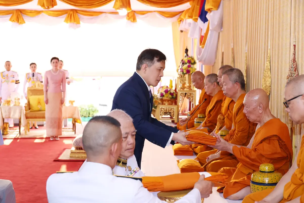 ในหลวง-ราชินี เสด็จฯ ไปทรงประกอบพิธีสมโภชพระสมเด็จองค์ปฐม "พระพุทธเมตตา" ณ วัดเทพประทาน (อธิพร) จ.จันทบุรี