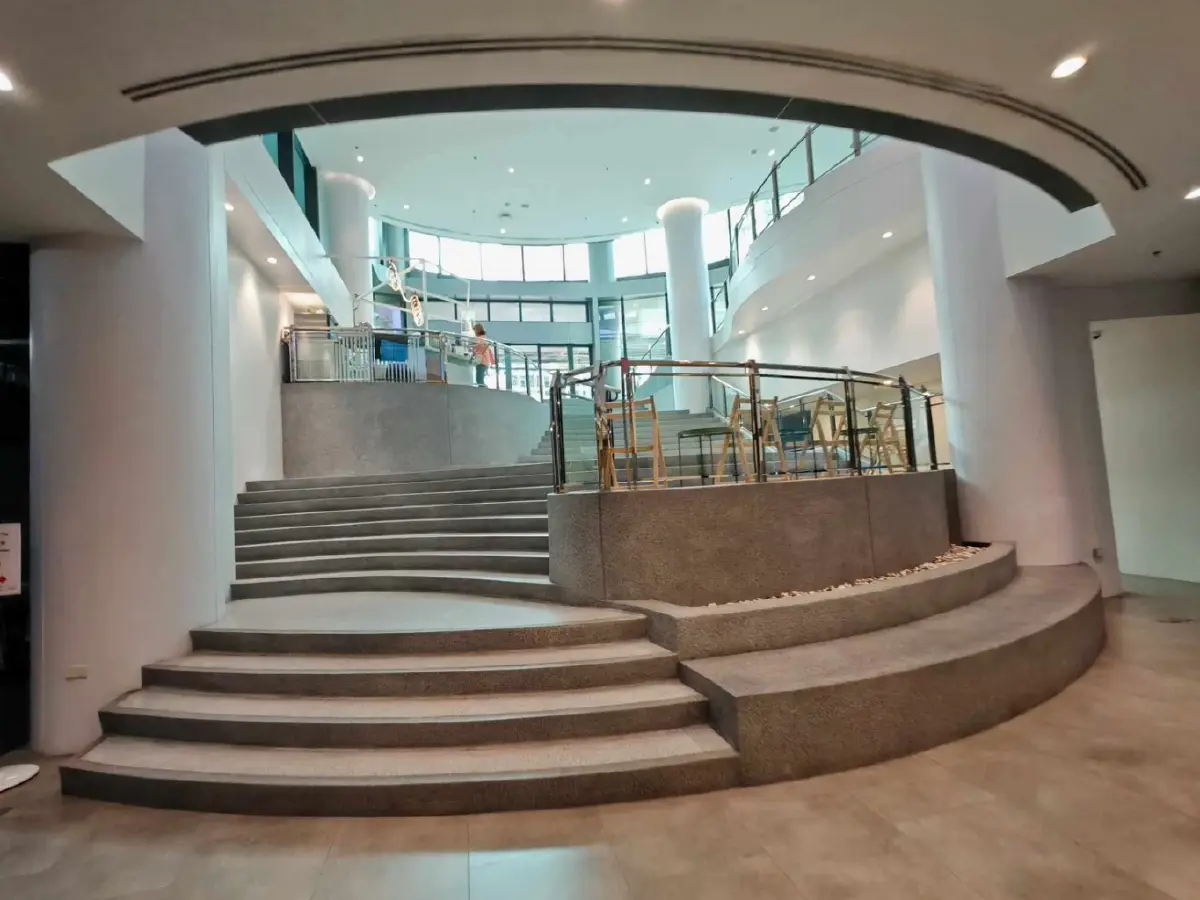 โชว์ภาพชุดตึก Skyy9 สปส.ควัก 7 พันล.ซื้อ สส.ปชน.แฉพิรุธเพียบ