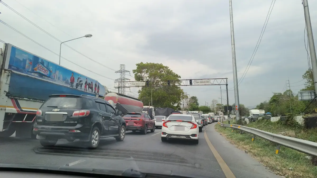 ด่วน ปิดถนน รถติดมาก ถนนมิตรภาพ ขาเข้า กทม. มวกเหล็ก สระบุรี ติดสะสม