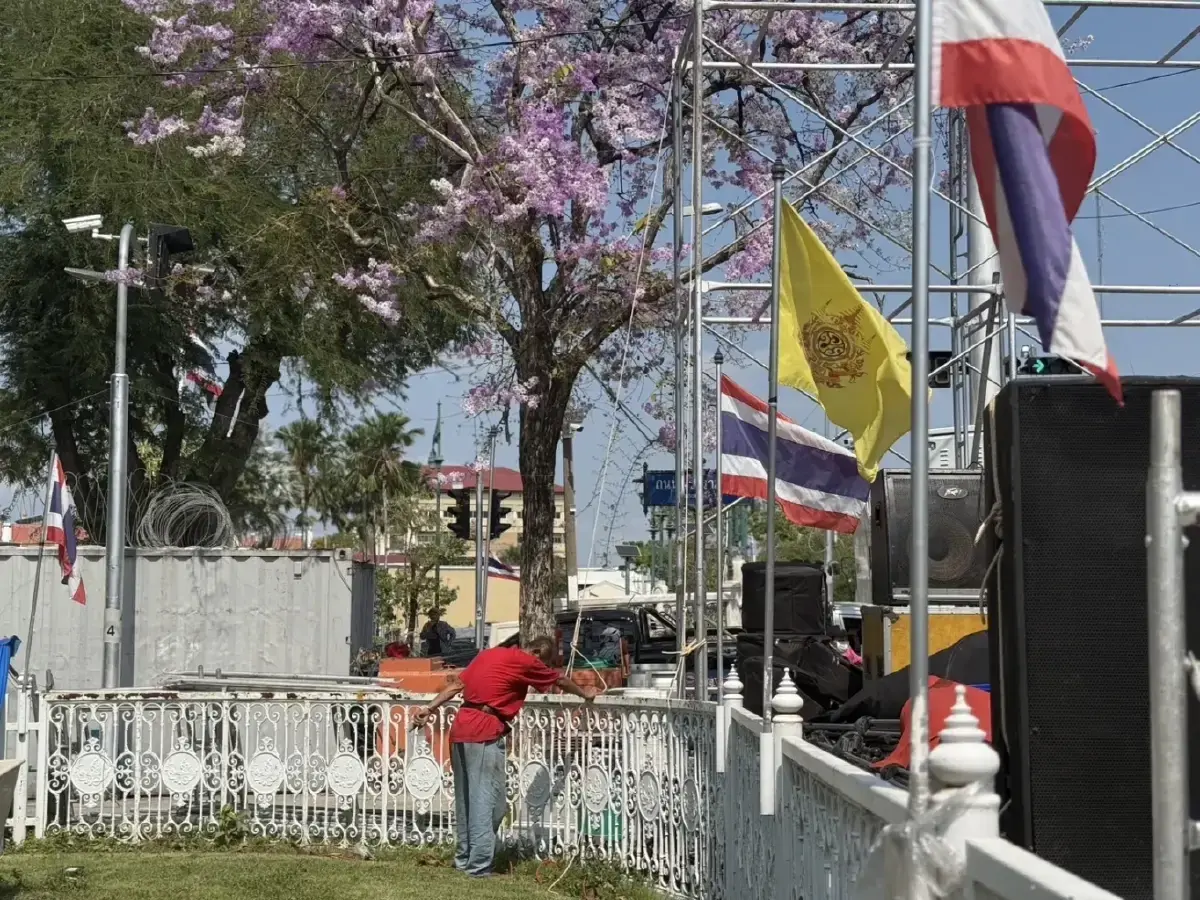 คปท. นัดชุมนุมค้าน 'กาสิโน-พนันออนไลน์' ปักหลักยาว ทำเนียบฯ