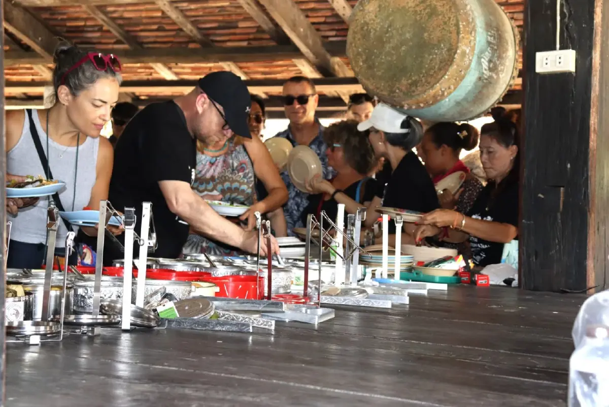 สคล.หนุนปลูกผักอินทรีย์ในครัวเรือน ต.แม่ทอม อ.บางกล่ำ