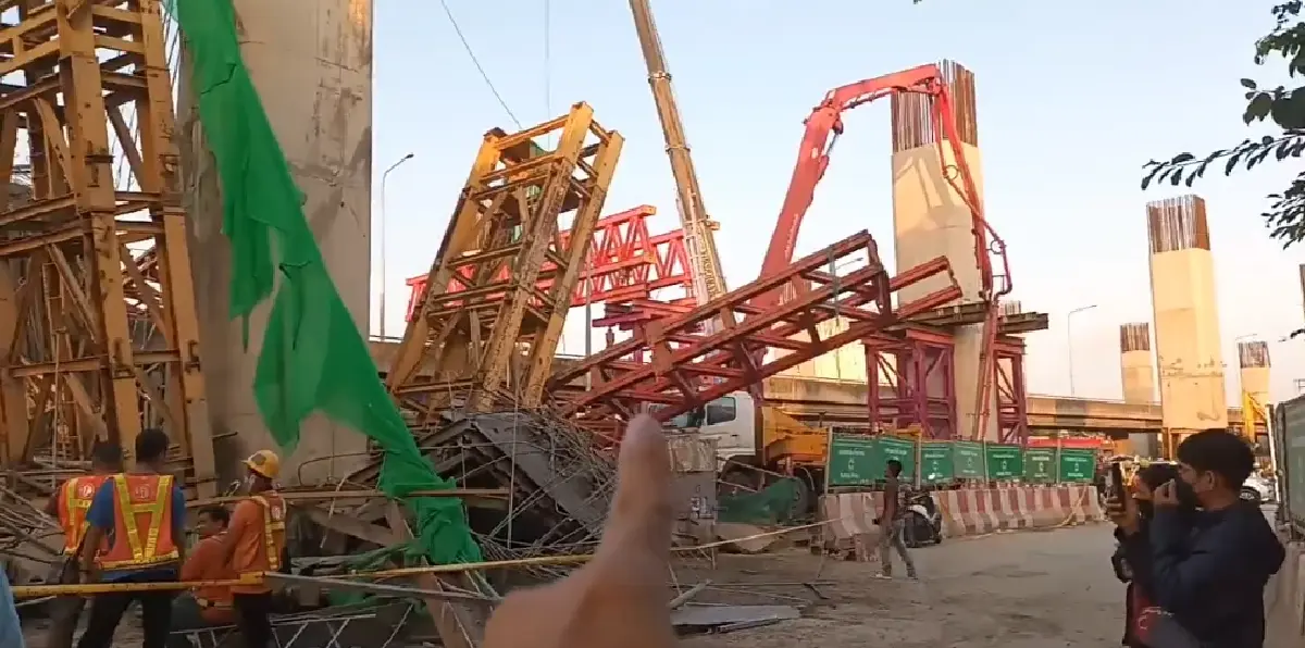 สะพานทางด่วนถล่ม ถนนพระราม 2 เสียชีวิต 7 เจ็บอื้อ เร่งหาผู้ติดค้าง